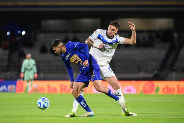 Lucas Ocampos en partido de los Rayados ante Pumas (Fotografía: Imago 7)
