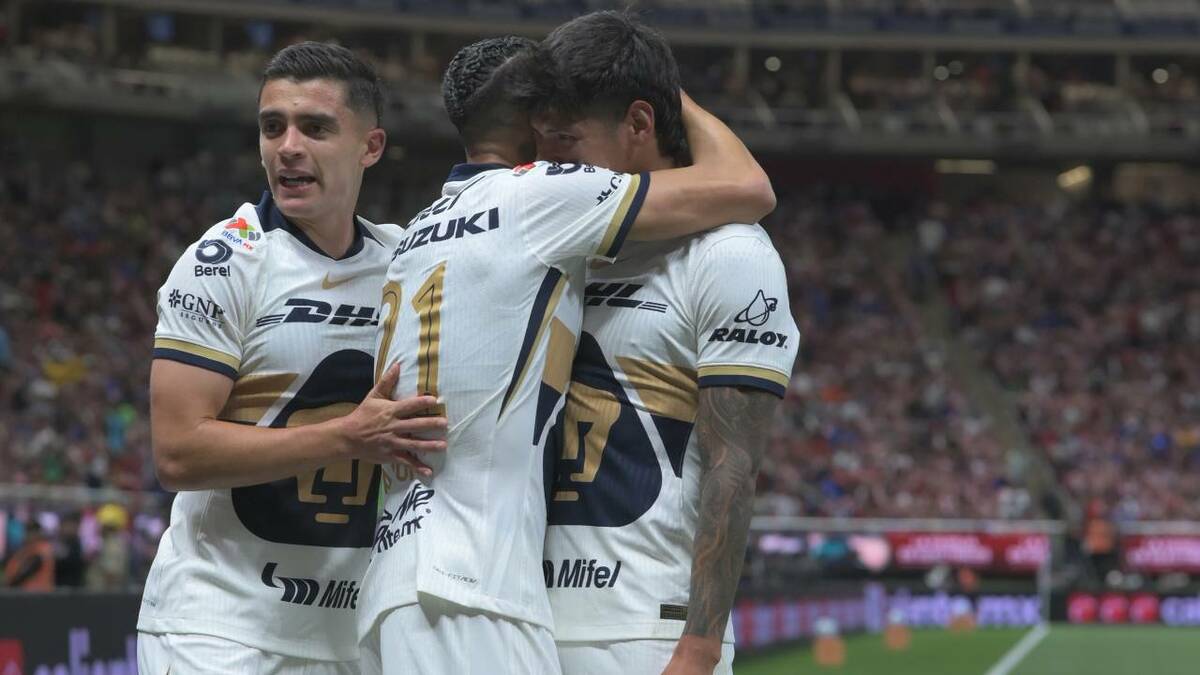 Uriel Antuna aplicó la ley del ex con Pumas ante Chivas (Imago7)