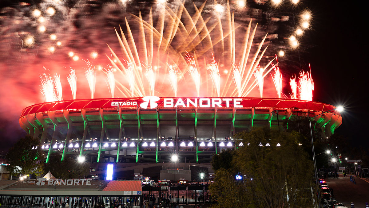 Belinda no pudo estar en el Estadio Banorte.