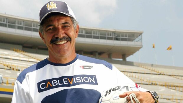 Tuca Ferretti como entrenador de Pumas. (Foto: Mexsport)