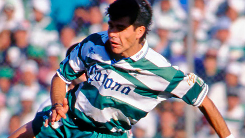 Borgetti anotó al Necaxa en fuera de lugar. (Foto: Mexsport)