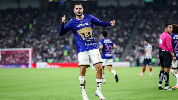 Alan Medina en celebración de gol ante Rayados (Imago7)