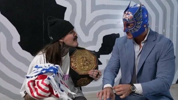 Dominik Mysterio y El Grande Americano unieron fuerzas
