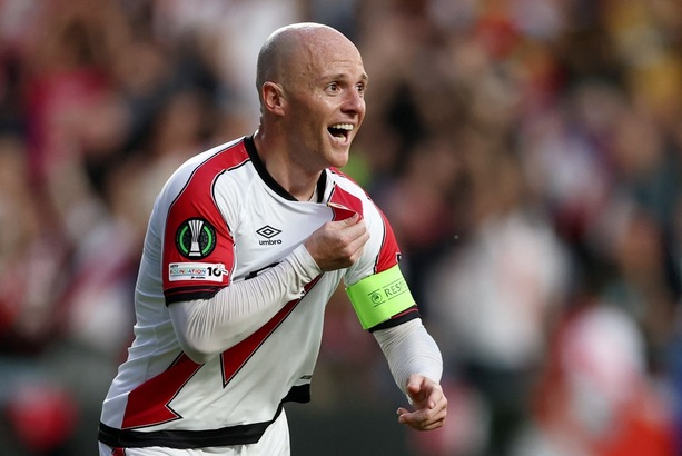 Isi Palazón marcó ante el AEK Atenas (Reuters)