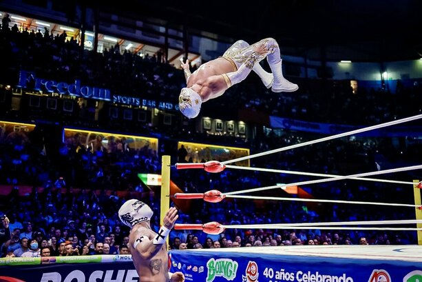 Místico derrotó a Templario en la Arena México (Fotografía: X CMLL)