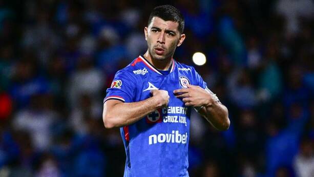 Erik Lira renueva su contrato con Cruz Azul (Imago7)