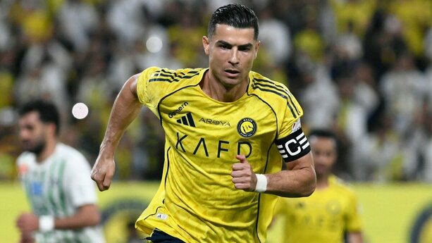 Cristiano Ronaldo marcó dos goles en triunfo de Al Nassr (Reuters)