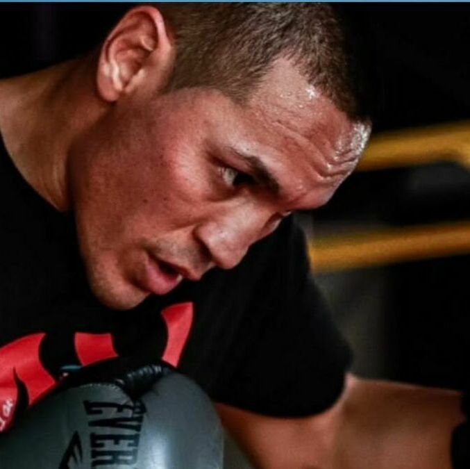 'Gallo' Estrada pierde por knocaut técnico en Japón | Foto: galloestradaoficial