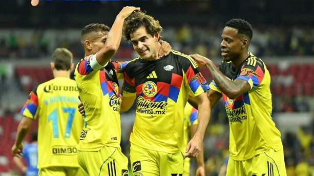 Pato Salas abrió el marcador en el Clásico Joven (Imago7)