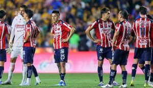 Chivas perdió con equipos fuertes en el torneo regular.  (Foto: Imago7)