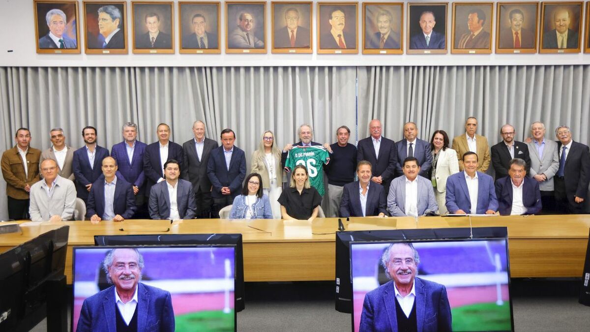 Decio de María fue reconocido por la FMF. (Foto: FMF)