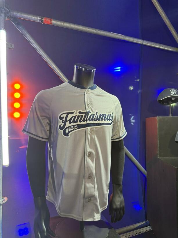 Este es uno de los jesrseys nuevos de los Sultanes (Felipe Galindo)