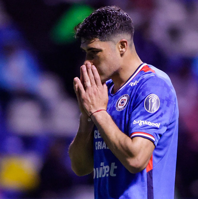 Nicolás Ibáñez deberá parar por lesión. (Foto: Mexsport)