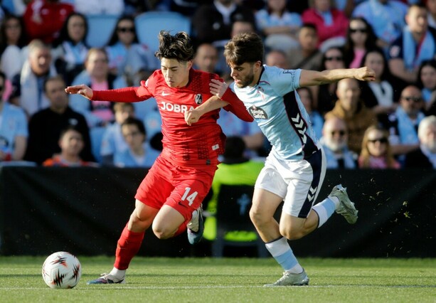 Yuito Suzuki y Sergio Carreira (Reuters)