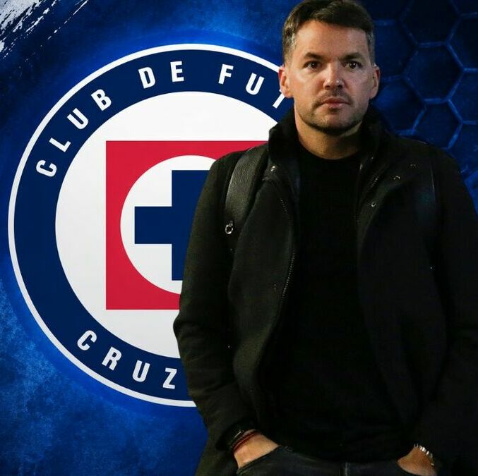 Larcamón está en la cuerda floja. (Foto: Imago7/ ChatGPT)