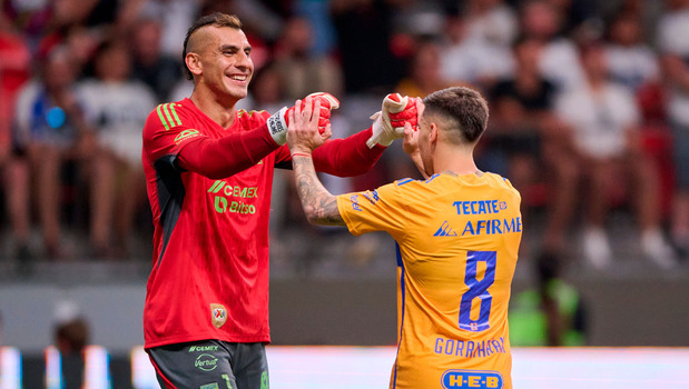 Nahuel Guzmán y Gorriarán renovaron contrato con Tigres. (Foto: Mexsport)