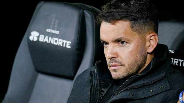 Nicolás Larcamón tiene en la mira la remontada ante LAFC (Imago7)