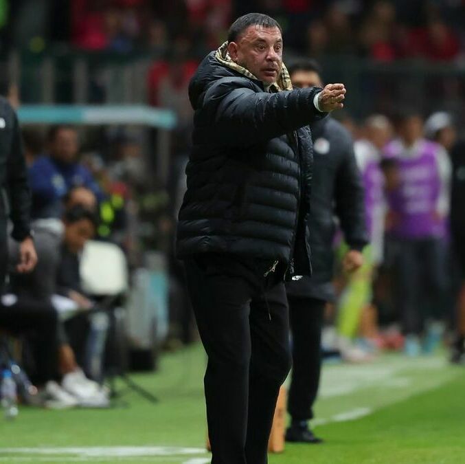 Antonio "Turco" Mohamed al frente del Toluca (Imago7)