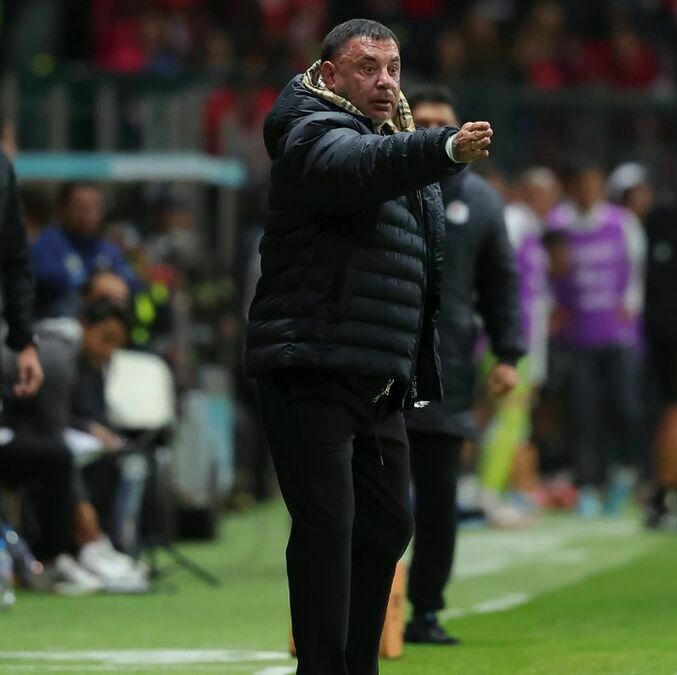 Antonio "Turco" Mohamed al frente del Toluca (Imago7)