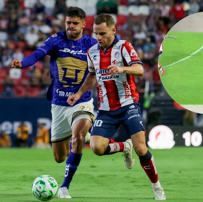 Árbitros violan protocolo del VAR  en el encuentro Atletico de San Luis vs Pumas | Foto: Imago7 @medranoazteca