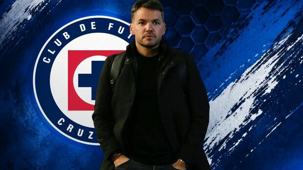 Larcamón está en la cuerda floja. (Foto: Imago7/ ChatGPT)