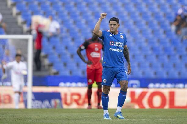 Toro Fernández adelantó a Cruz Azul / Mexsport