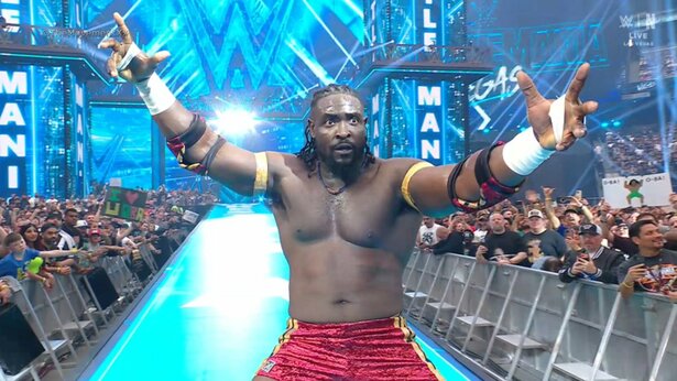 Oba Femi luce imparable y derrota a Brock Lesnar (Captura WWE)