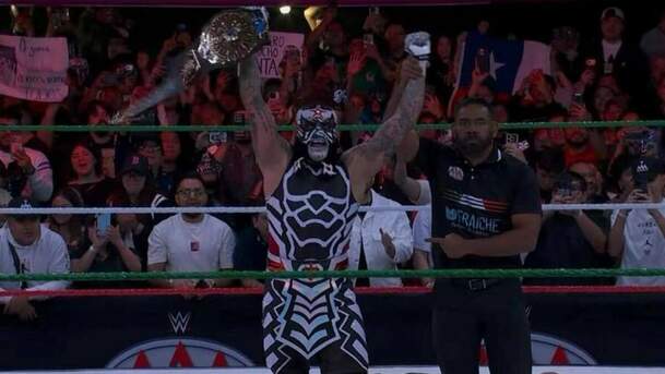 Penta Zero Miedo retiene el título intercontinental (Captura de WWE)