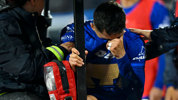 Alan Medina salió entre lágrimas del campo. (Foto: Imago7)