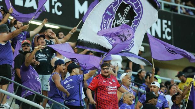 Aficionados del Mazatlán FC están tristes por el adiós. (Foto: Mexsport)