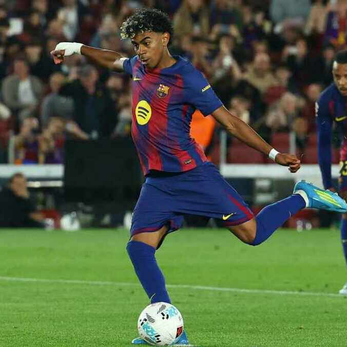 Lamine Yamal anotó y salió lesionado (Reuters)