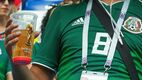 Aficionados mexicanos rompieron récord de la venta de cerveza. (Foto: Mexsport)
