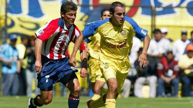 Ramón Ramírez y Cuauhtémoc Blanco, dos históricos del Clásico Nacional (Mexsport)