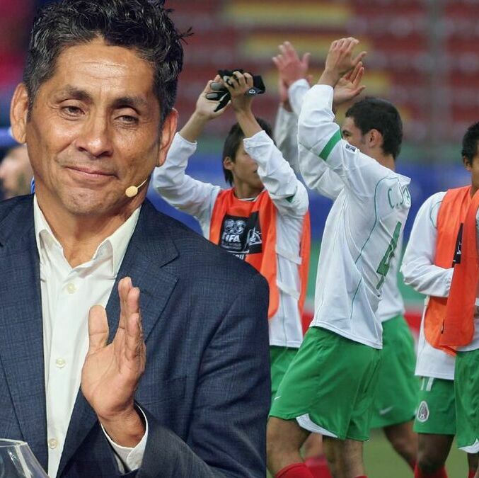 Jorge Campos le regaló dos autos a los seleccionados mexicanos Sub17 en 2005. (Mexsport)