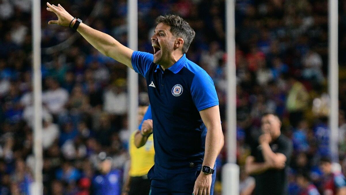 Nicolas Larcamón lanzó mensaje en redes sociales tras salida de Cruz Azul | Foto: Imago7