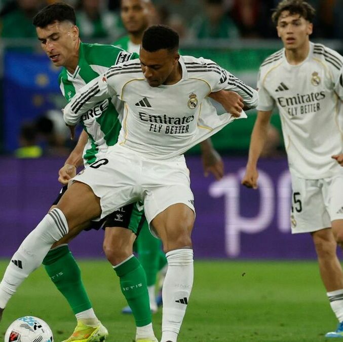 Real Madrid no pudo en su visita al Betis (EFE)