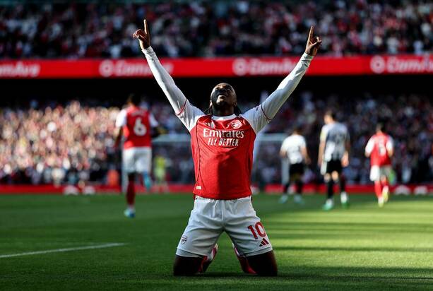 Arsenal recupera el liderato de la Premier League / Reuters