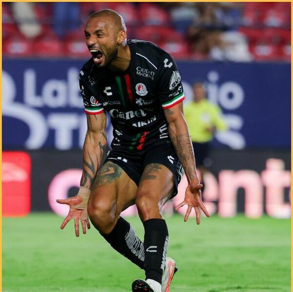 Joao Pedro y Armando González buscan el título de goleo (Imago7/Mexsport)