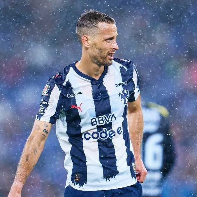 Sergio Canales se despidió de todos en el Barrial / Mexsport