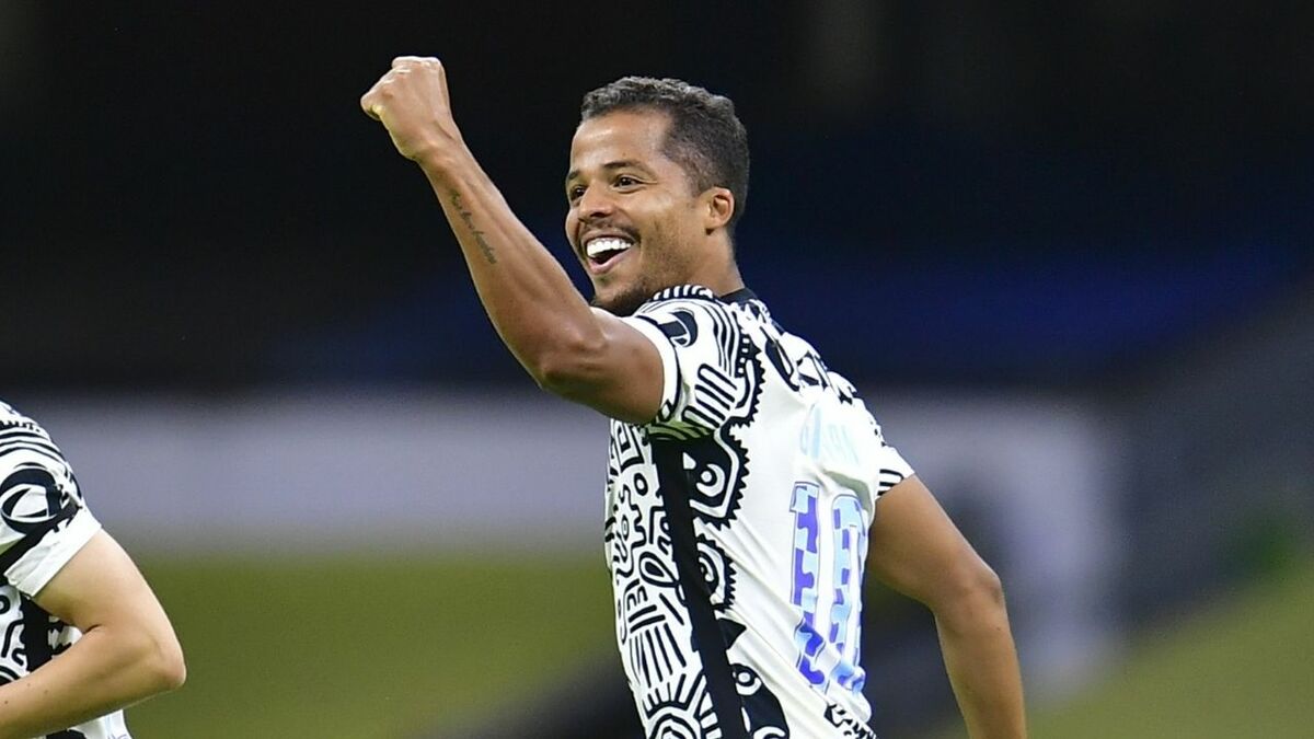 Giovani Dos Santos obtuvo un contrato millonario con Pemex (Fotografía: Mexsport)