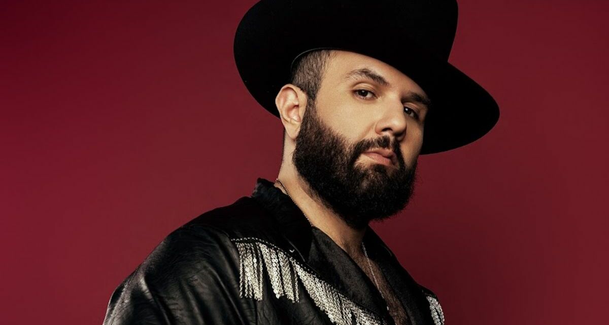 Carín León se pronuncia en Instagram tras fallas técnicas en Supernova | Foto: Youtube Carín León