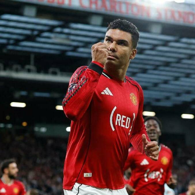 Manchester United cerca de asegurar Champions League / Reuters
