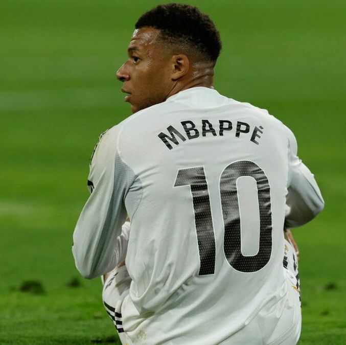 Mbappé está lesionado, pero se espera esté para el Clásico. (Foto: EFE)