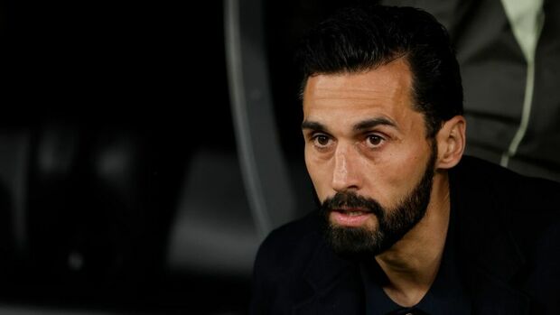 Álvaro Arbeloa explotó contra el arbitraje por no sancionar penal sobre Mbappé (Fotografía: EFE)