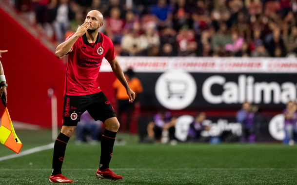 Carlos González marcó el primero de Xolos. (Foto: Imago7)