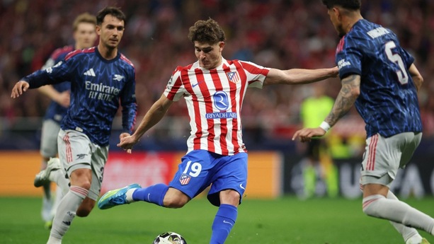 Julián Álvarez en el juego ante Arsenal de Champions (Reuters)