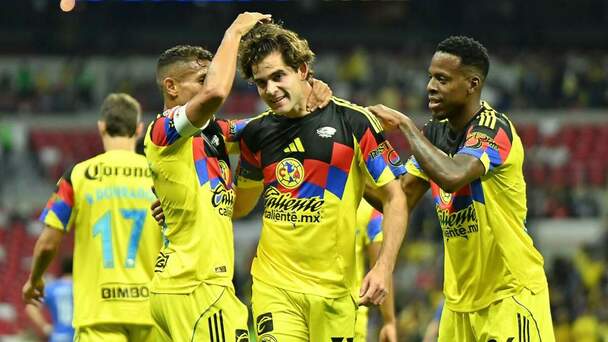 Pato Salas abrió el marcador en el Clásico Joven (Imago7)