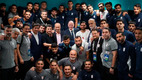 Infantino (centro) garantizó la presencia de Irán en el Mundial. (Foto: @teammellifootball)