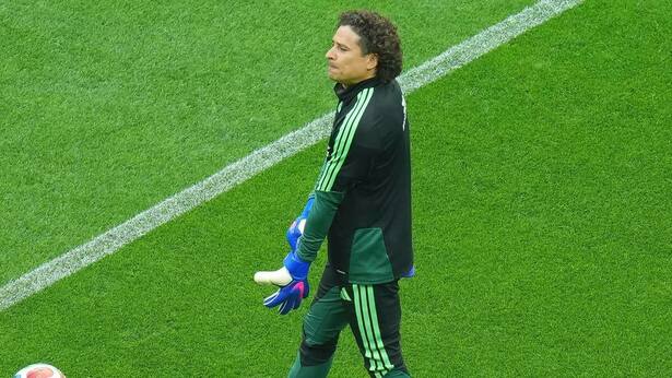 Memo Ochoa se alista para su sexto Mundial (Imago7)