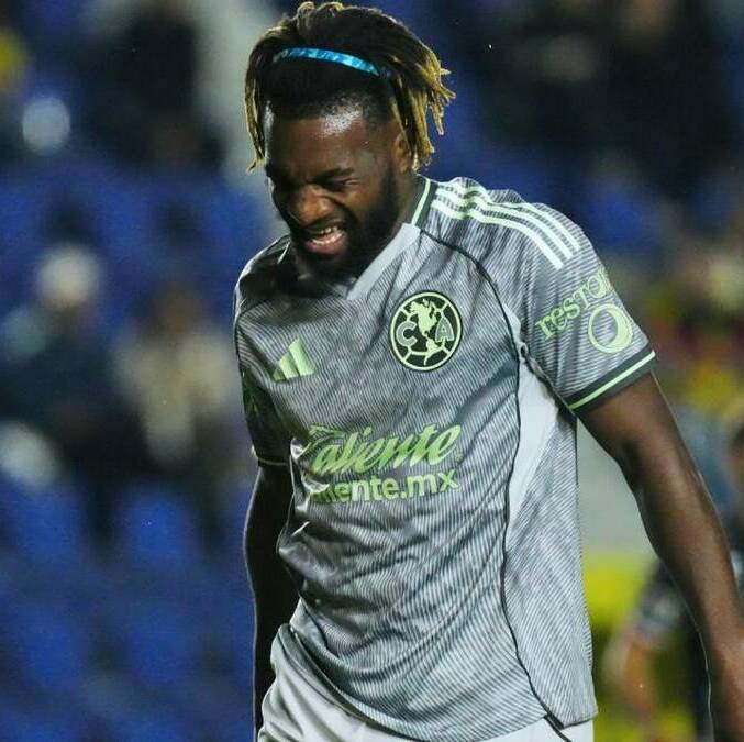 Allan Saint-Maximin se fue del América prematuramente (Imago7)